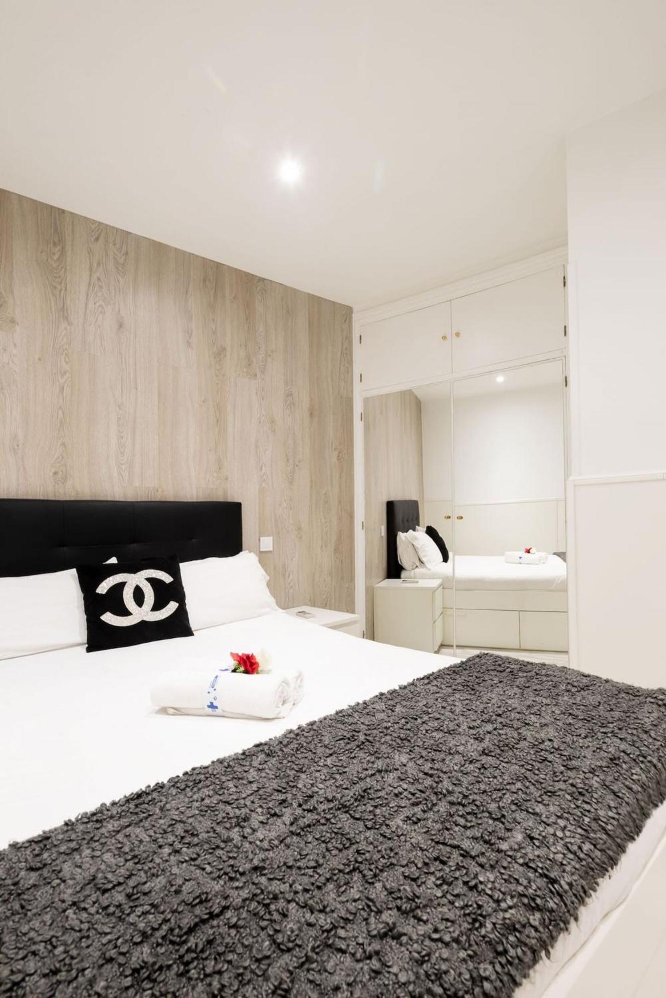 Apartamentos Day Madrid Tribunal Centro Gran Via Sol Kültér fotó