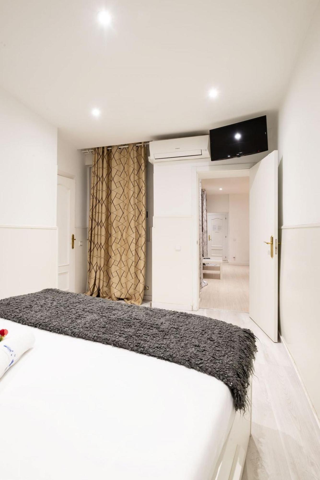 Apartamentos Day Madrid Tribunal Centro Gran Via Sol Kültér fotó