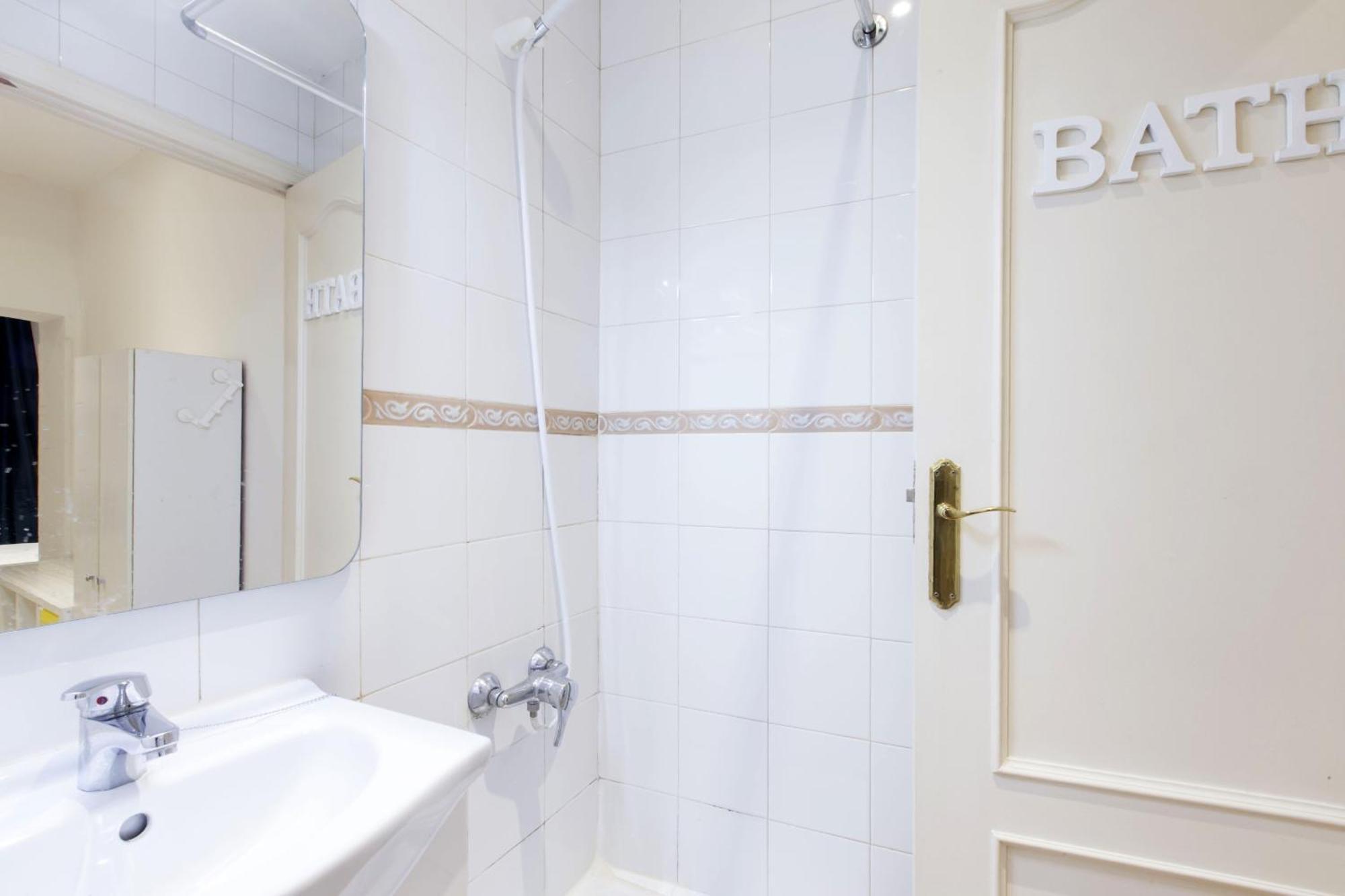 Apartamentos Day Madrid Tribunal Centro Gran Via Sol Kültér fotó