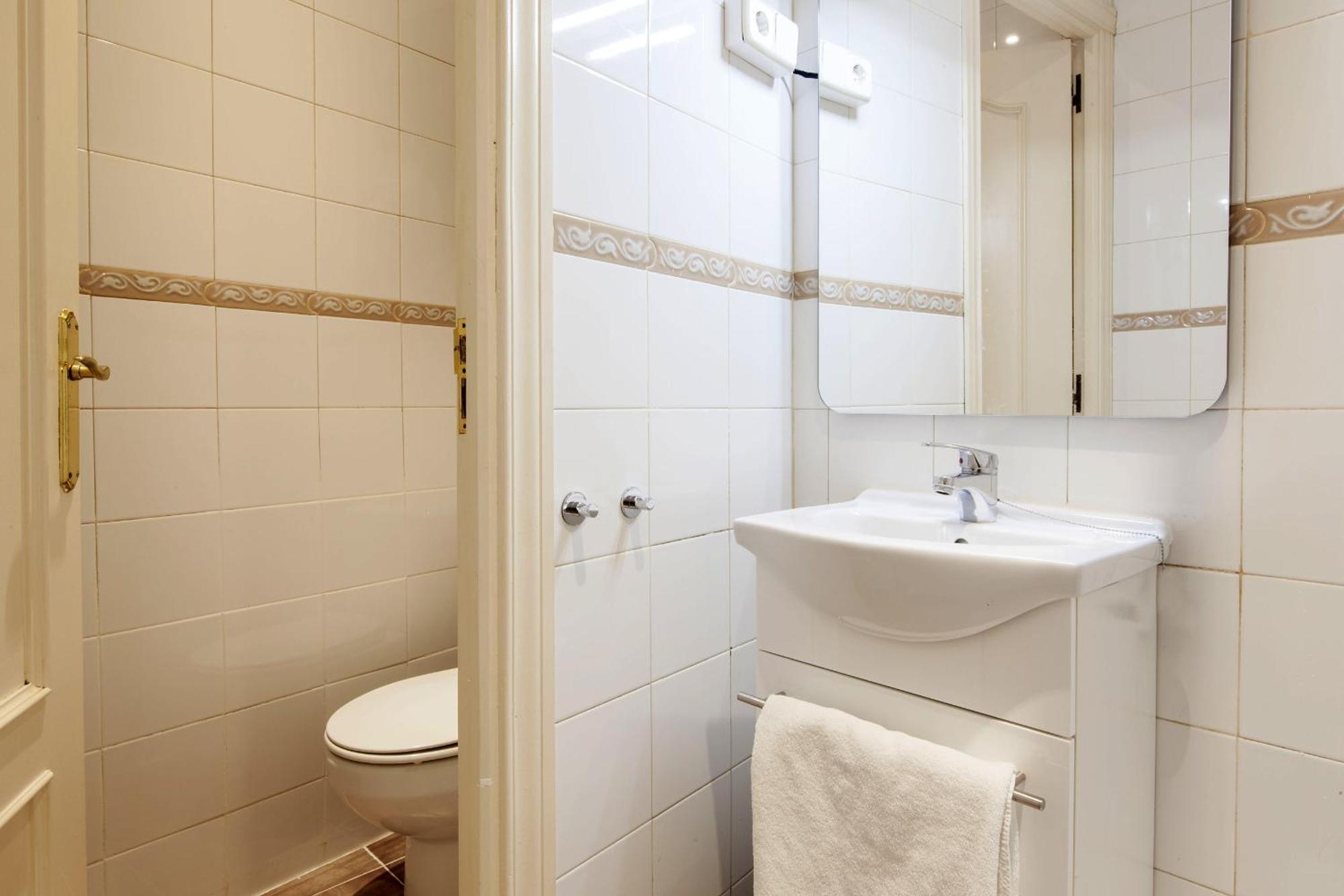 Apartamentos Day Madrid Tribunal Centro Gran Via Sol Kültér fotó